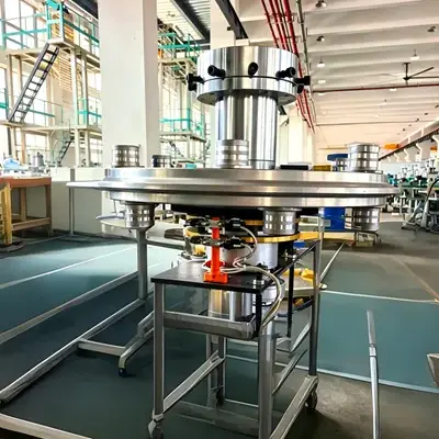 Featuring a high-performance rotary die head, it eliminates film thickness variation for perfectly flat winding ends. Intuitive, effortless adjustments reduce operator workload and boost productivity.